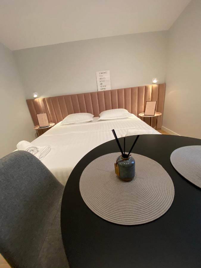 Living Studio Apartments Tirana Buitenkant foto
