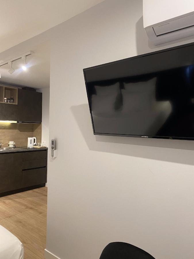 Living Studio Apartments Tirana Buitenkant foto