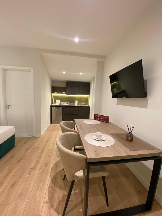 Living Studio Apartments Tirana Buitenkant foto