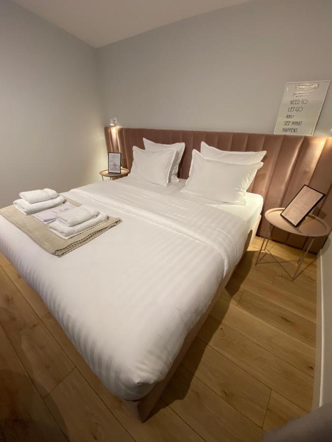 Living Studio Apartments Tirana Buitenkant foto
