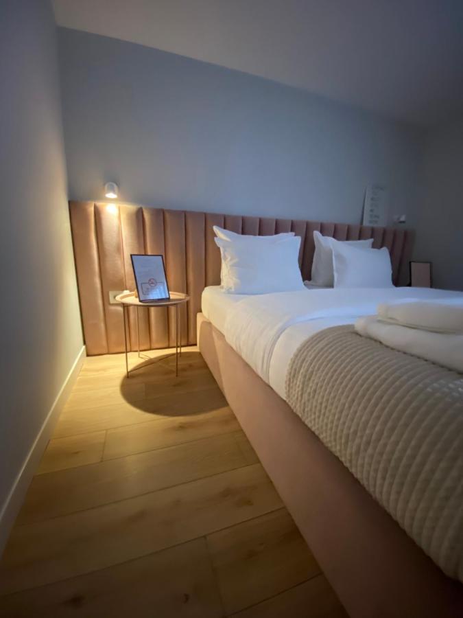 Living Studio Apartments Tirana Buitenkant foto