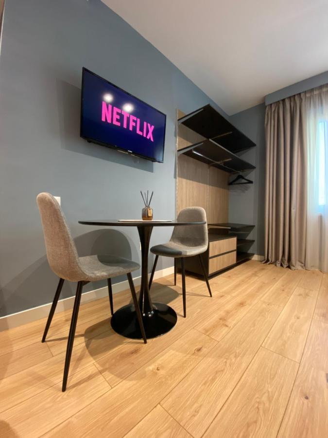 Living Studio Apartments Tirana Buitenkant foto